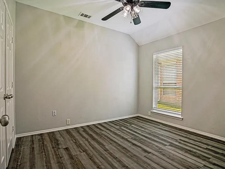 5905 Sandalwood Dr — Photo 21