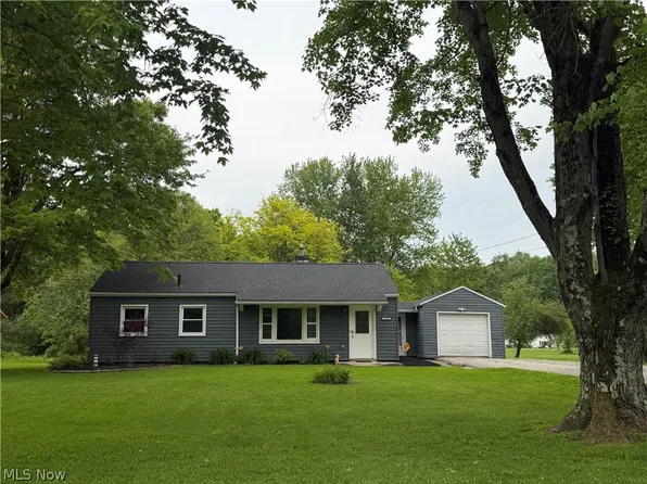 11800 Frost Rd, Mantua, OH 44255