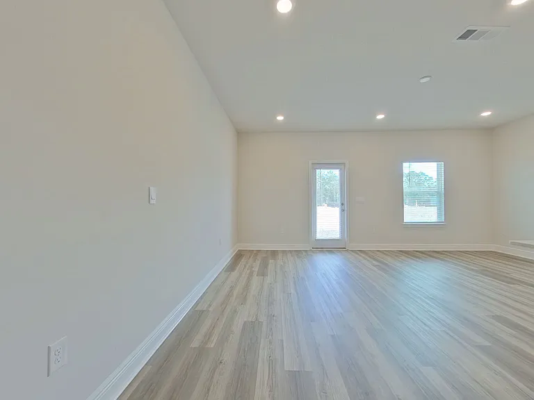 8-web-or-mls-5 Dining Area_02182026