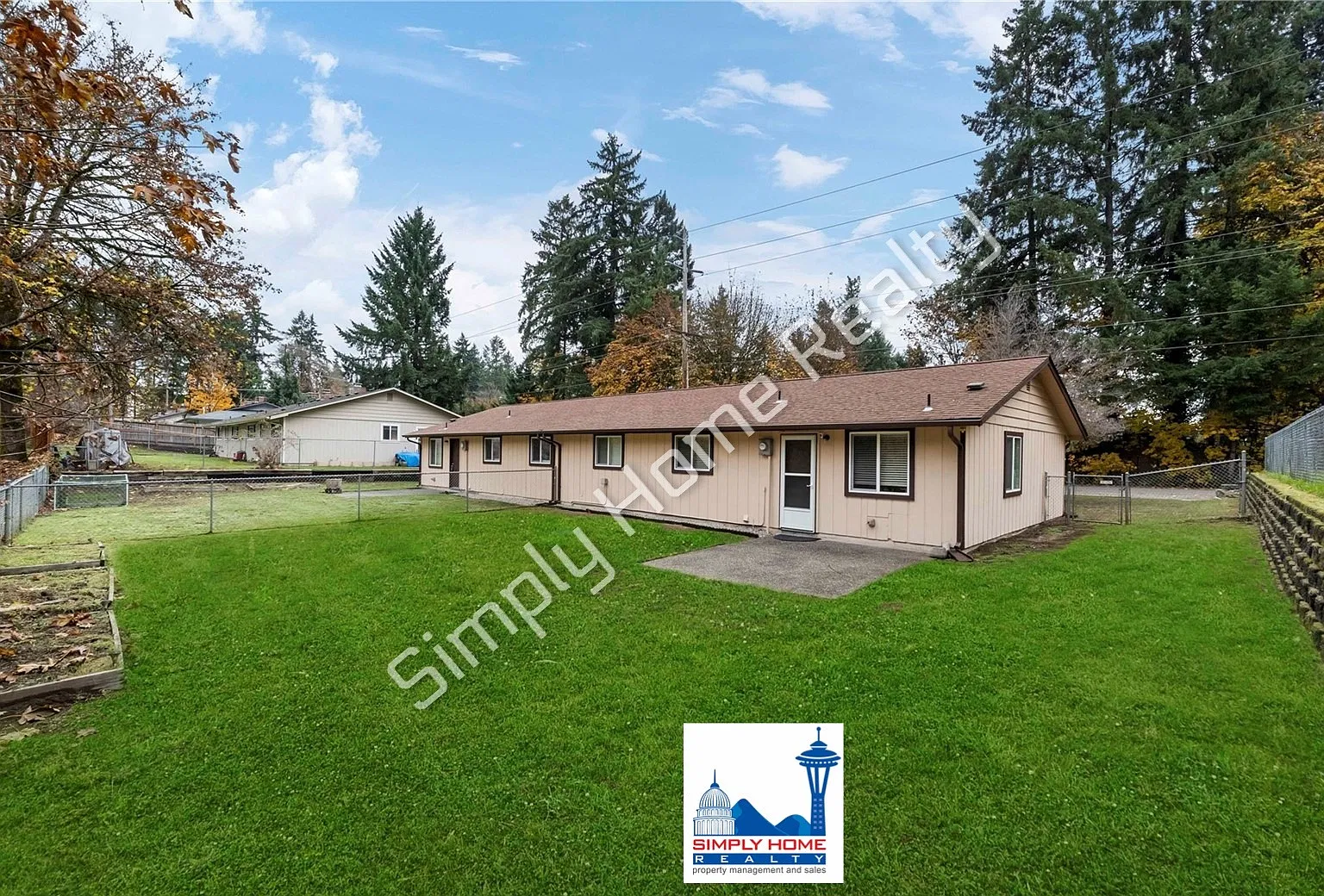 Remodeled Duplex with Spacious Backyard — Photo 2
