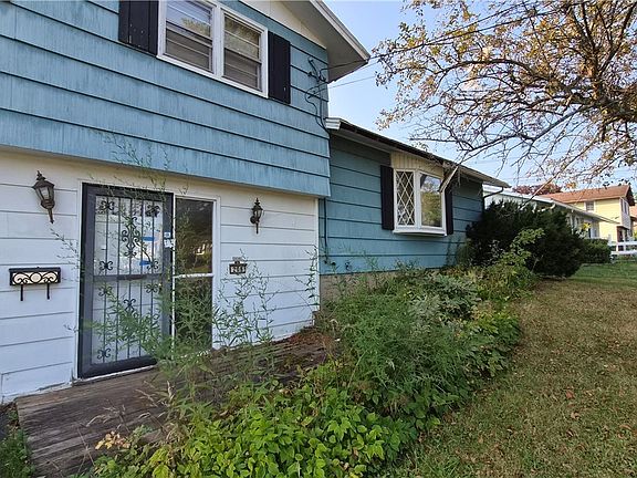 2nd image of 208 Skyview Dr
