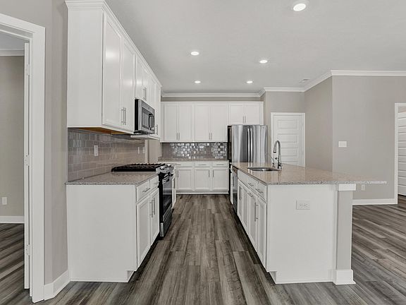 4th image of 1659 Dewey Dr