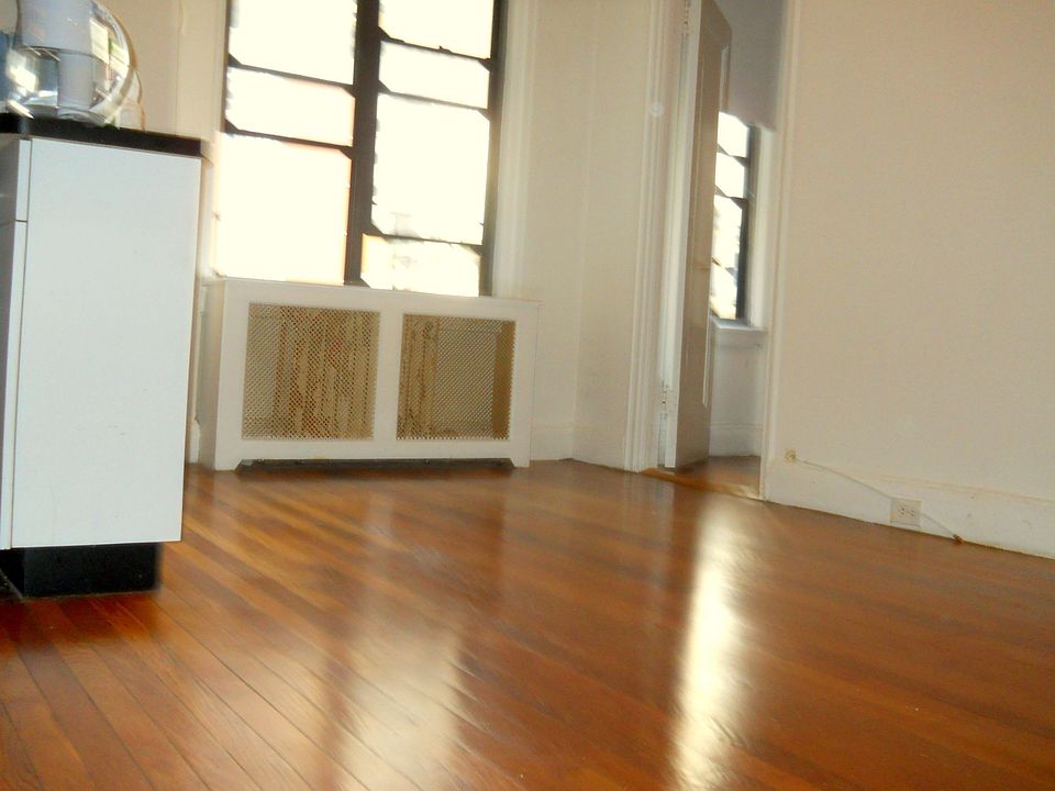 1st image of 140 E 46th St APT 8K