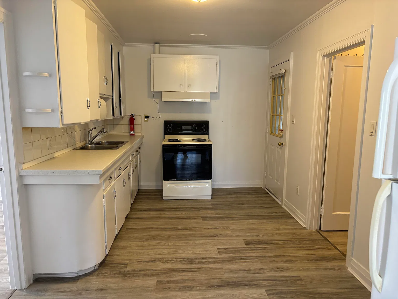 322 McAlpine Avenue South, Unit D, Welland — Photo 2
