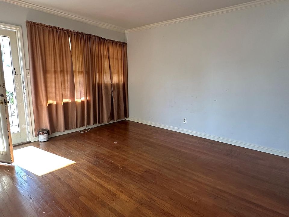 1st image of 6014 S Comstock Ave #A