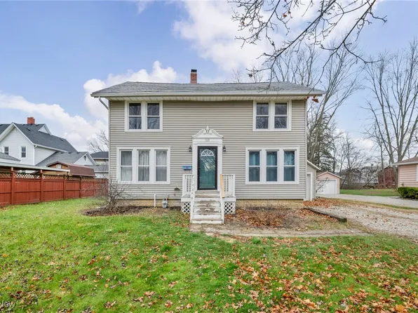 113 Grove St, Wellington, OH 44090
