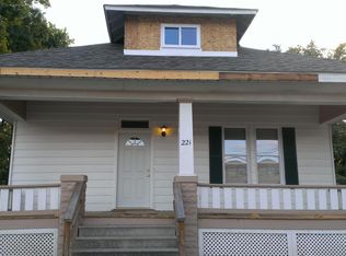 221 N Clinton St, Collinsville, IL