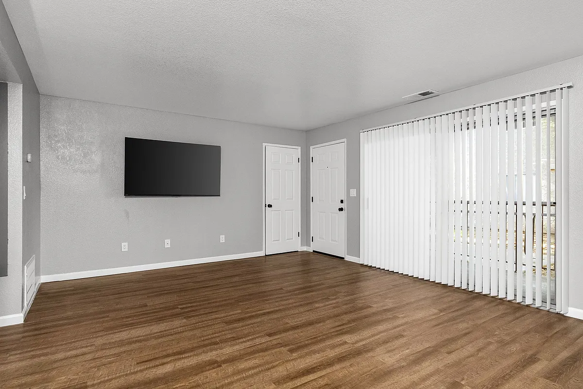 Building Photo - Redwood Cove Apartments