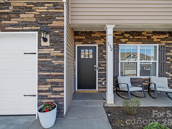 2nd image of 132 Ridgeview Ln