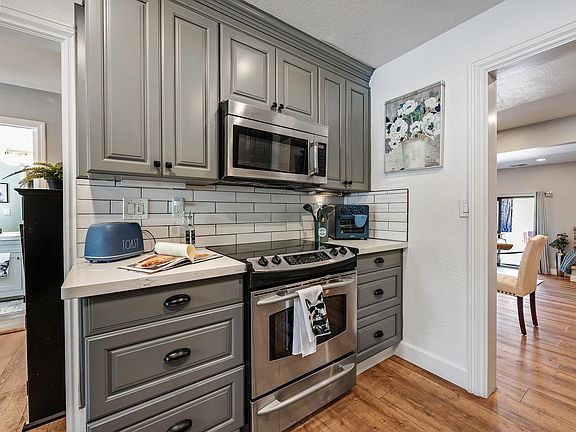 5th image of 3277 Monika Ln