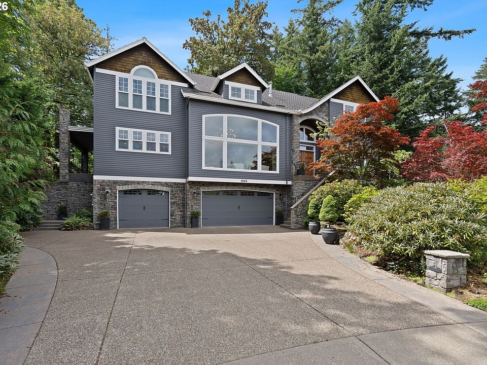 1st image of 1033 NW Eloise Ln