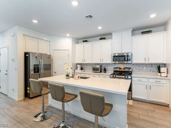 6807 Bayou Hollow Ave, Las Vegas, NV 89156