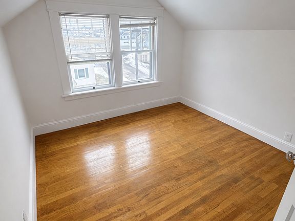 4th image of 34 Pond St Floor 3