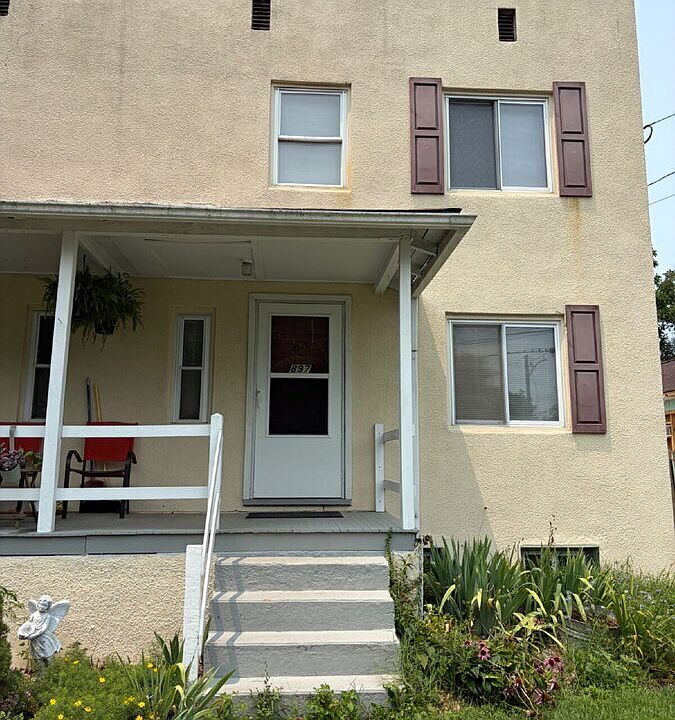 1st image of 897 College Ave