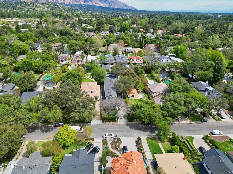 4330 Bel Aire Dr — Photo 45
