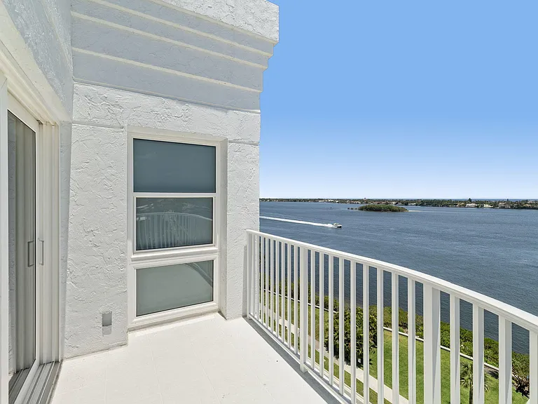 3901 S Flagler Dr #1002 — Photo 36