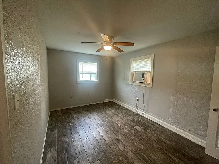 902 W Lakeside Dr — Photo 6
