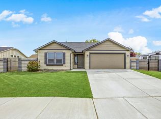 620 Pappys Way, Grandview, WA 98930
