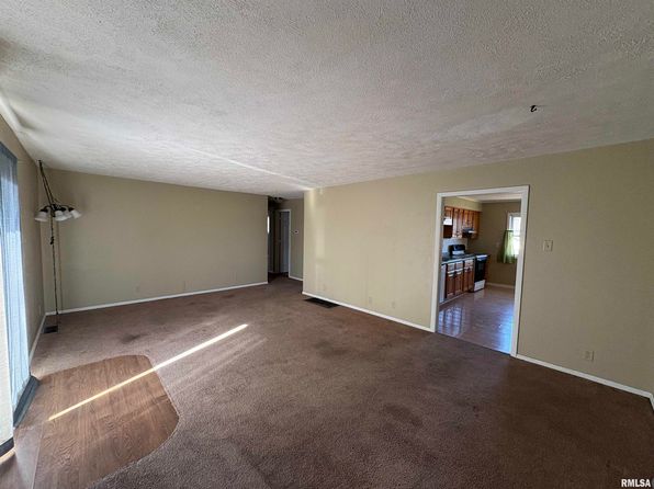 417 S Pershing St, Energy, IL 62933