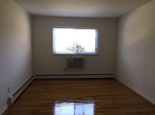 16 Wildwood Gdns APT H2, Port Washington, NY 11050