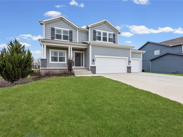 18910 Ocheltree St, Spring Hill, KS 66083