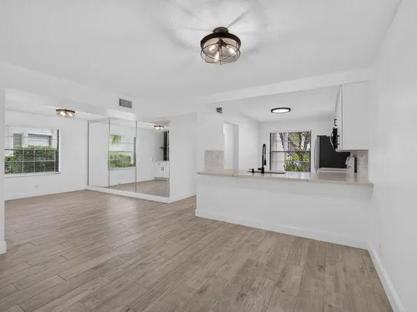 1701 Sabal Ridge Circle #D, Palm Beach Gardens, FL 33418