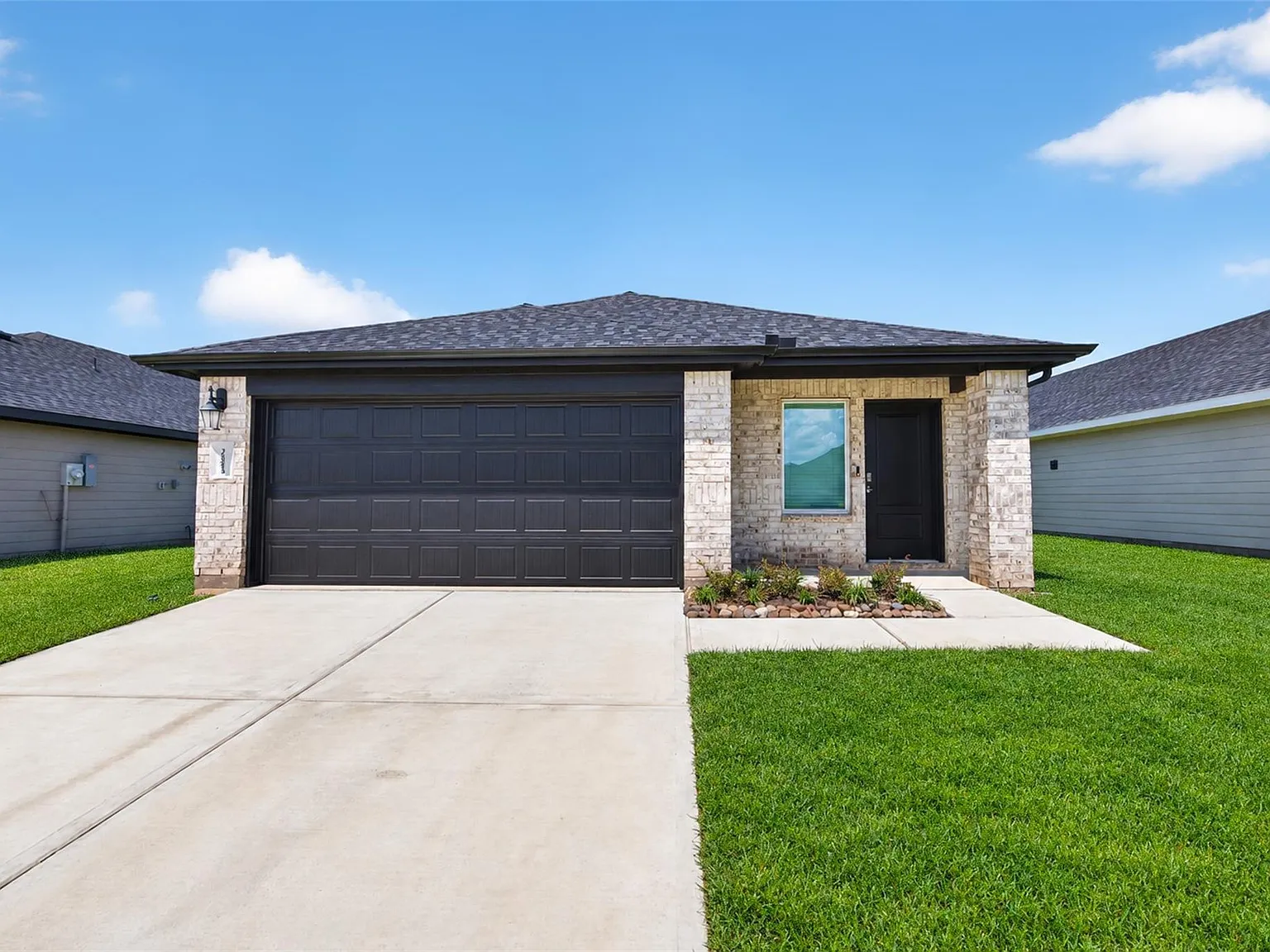 3 bed, 2.0 bath, 1535 sqft, $2,095 — Photo 3