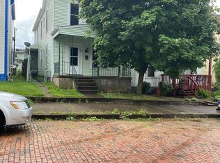 42 7th St, McMechen, WV 26040