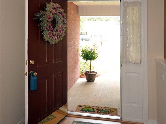 5th image of 3913 Holleyberry Ln