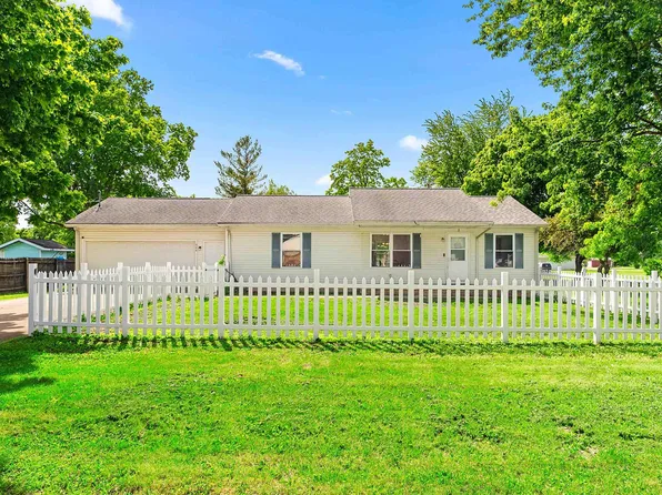 309 N 3rd St, Secor, IL 61771