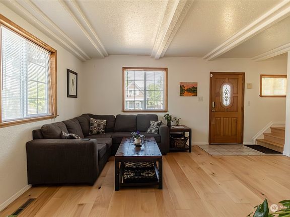 2nd image of 5204 S Thompson Ave