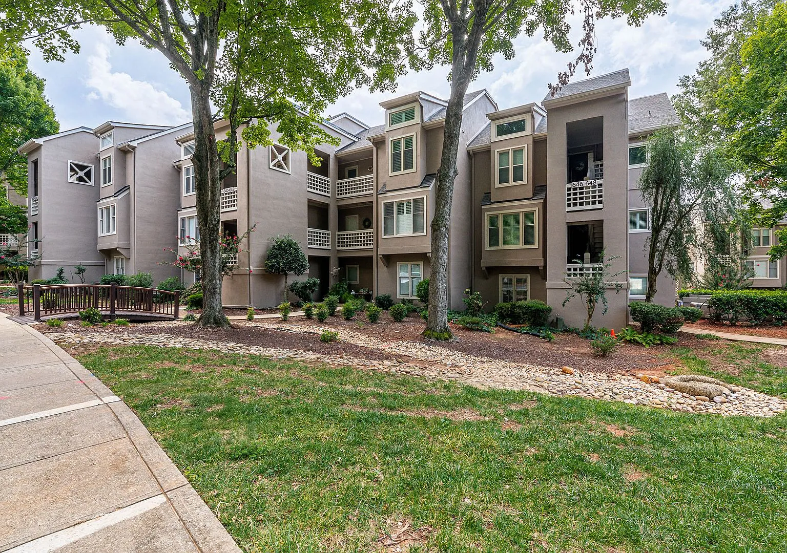 2 Bedroom Condo in Portside at Davidson Landing! — Photo 2
