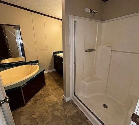 4th image of 2896 Collins Dr