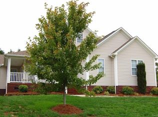 2804 Island Point Dr, Concord, NC 28027