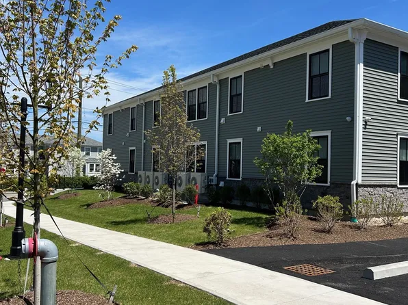 132 Court St #4, Plymouth, MA 02360