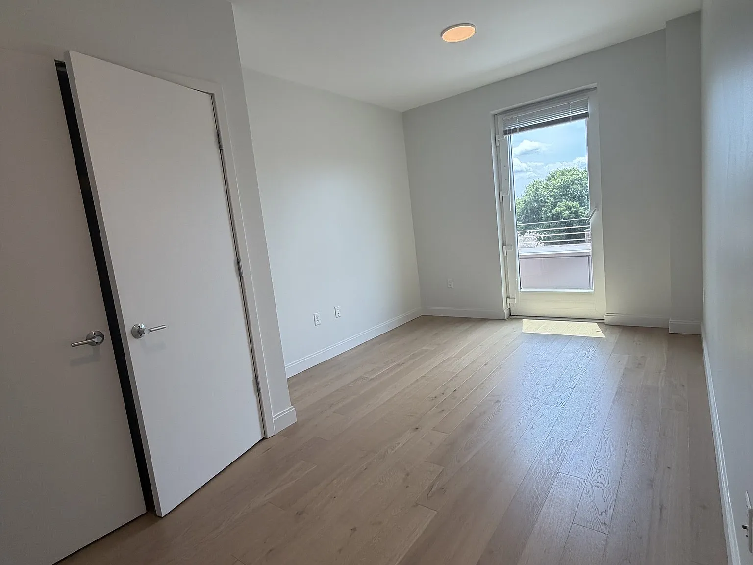 2 bed, 2.0 bath, 875 sqft, $4,800 — Photo 4