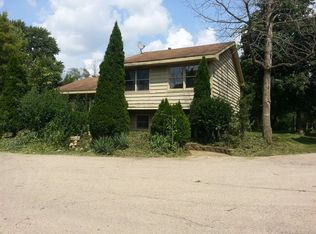 6N533 Sycamore Ave, St Charles, IL 60174