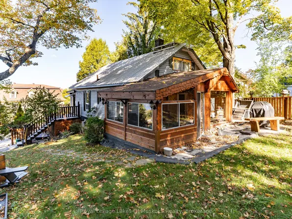 47 Main St W, Huntsville, ON P1H 1W9