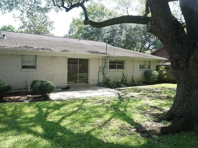5727 Braesvalley Dr — Photo 18