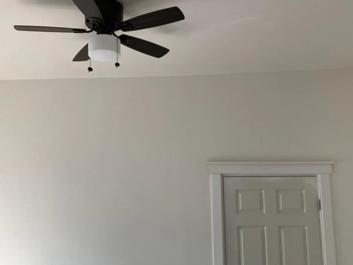 Building Photo - 1075 Robinson Ave #2