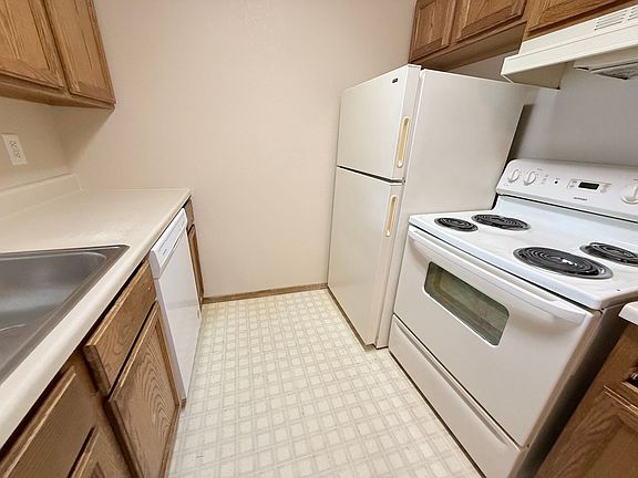 3rd image of 1802 40th St S #204