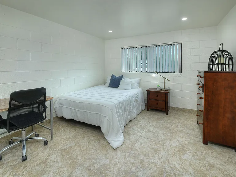 University Fremont Apartments — Photo 13