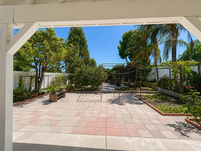 746 Geoffrey Ct #2 — Photo 6