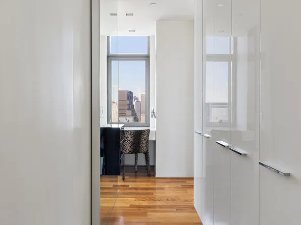 100 Jay Street image 10 of 23