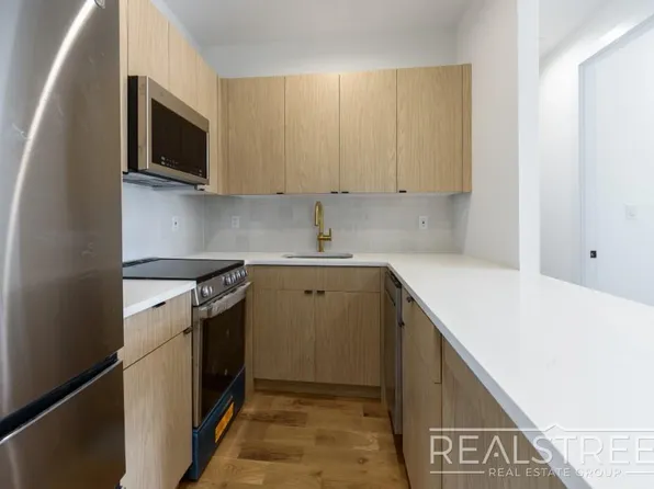 339 Herkimer Street image 4 of 10