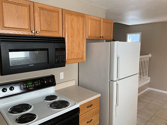 4th image of 609 Glen Ct