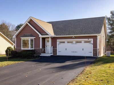 3 Wilson Way, Brentwood, NH, 03833