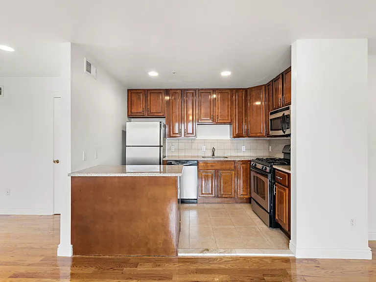 254 Division St #1R — Photo 17
