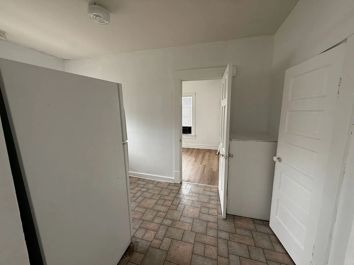 1 bedroom, 1 bathroom Apartment! AUGUST 2026! — Photo 4