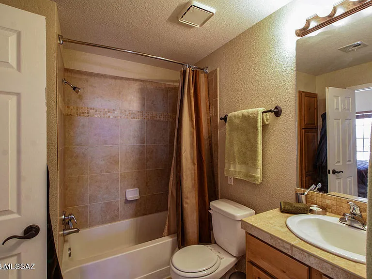 1500 E Pusch Wilderness Dr — Photo 13